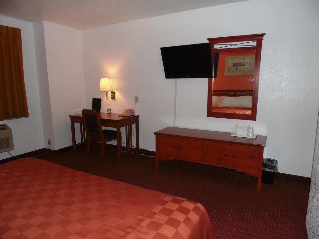 American Inn & Suites Boone Pokoj fotografie