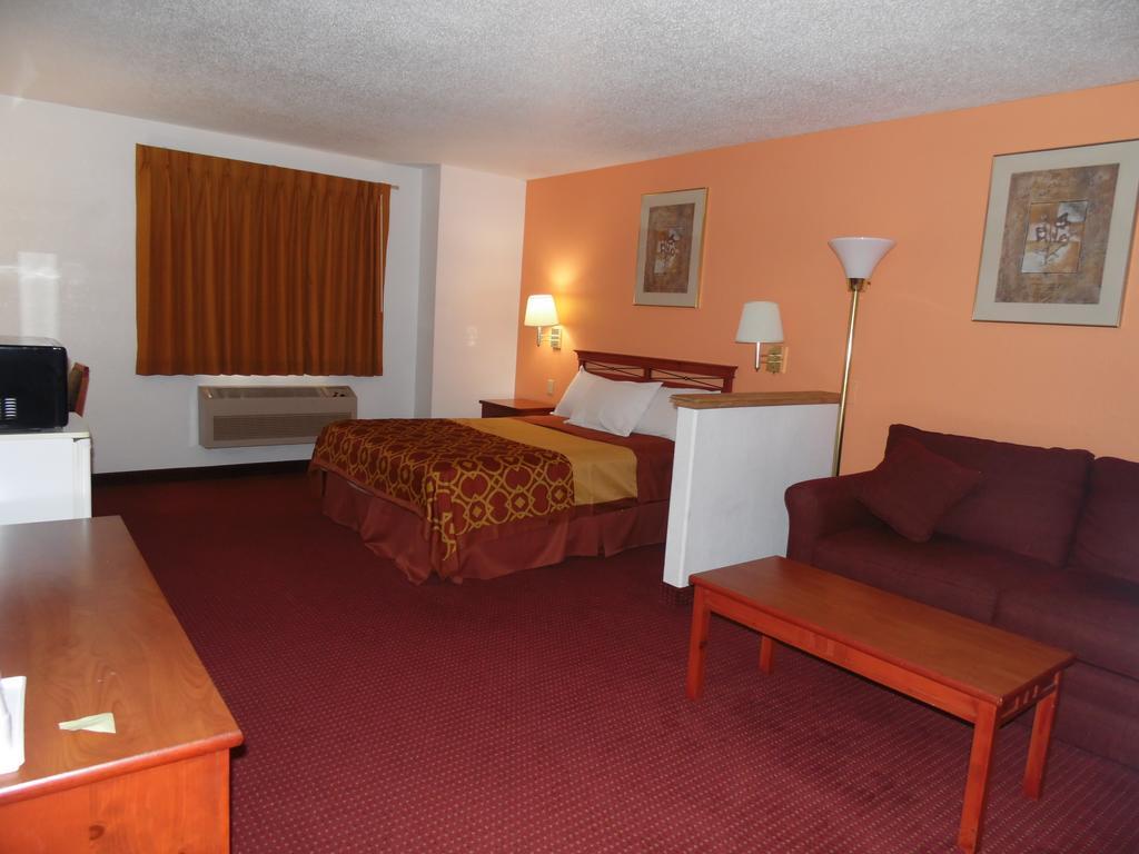 American Inn & Suites Boone Pokoj fotografie